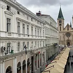 Cute And Cozy Studio With Cathedral View-Excellent Location